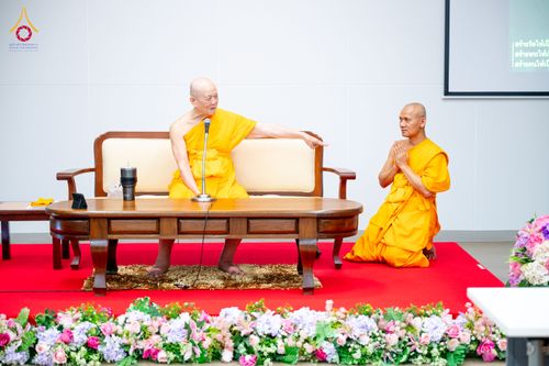 ภาพ No.324832:วันอังคารที่ 21 เมษายน พ.ศ.2569  หลวงพ่อทัตตชีโว รองเจ้าอาวาสวัดพระธรรมกาย ถวายการต้อนรับและปฏิสันถารคณะสงฆ์จากประเทศเวียดนาม