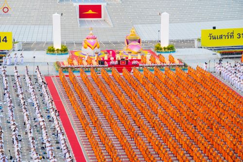 ภาพ No.307500:วันที่ 31 มกราคม พ.ศ. 2569 พิธีจุดประทีปธรรมถวายเป็นพุทธบูชา  และบูชาธรรมมหาปูชนียาจารย์ (ภาพชุดที่ 2) ณ วัดพระธรรมกาย ปทุมธานี ในโครงการธรรมยาตรา กตัญญูบูชา มหาปูชนียาจารย์ พระมงคลเทพมุนี(สด จนฺทสโร) พระผู้ปราบมาร อนุสรณ์สถาน 7 แห่ง ปีที่ 14