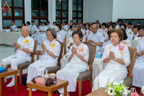 ภาพ No.314899:วันอาทิตย์ที่ 22 มีนาคม พ.ศ. 2569 พิธีบำเพ็ญกุศล คุณพ่อณรงค์ จินตมากุล  สิริอายุ 99 ปี 11 เดือน โยมบิดา พระครูปลัดรัตนวีรวัฒน์ (รังสฤษดิ์ อิทฺธิจินตโก) ที่ปรึกษาเจ้าคณะจังหวัดปทุมธานี เจ้าอาวาสวัดพระธรรมกาย  ณ ห้องปลูกศรัทธา 2 วัดพระธรรมกาย ปทุมธานี