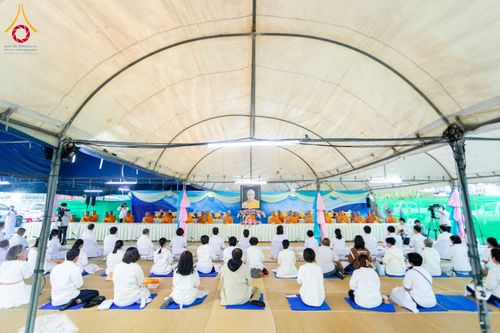 ภาพ No.290801:วันที่ 9 มกราคม พ.ศ. 2569 พิธีถวายภัตตาหารเป็นสังฆทาน แด่พระธรรมยาตรา ณ อนุสรณ์สถานคลองบางนางแท่น อ.สามพราน จ.นครปฐม ในโครงการธรรมยาตรา กตัญญูบูชา มหาปูชนียาจารย์ พระมงคลเทพมุนี(สด จนฺทสโร) พระผู้ปราบมาร อนุสรณ์สถาน 7 แห่ง ปีที่ 14