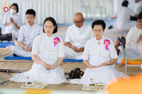 ภาพ No.299190:วันที่ 21 มกราคม พ.ศ. 2569 พิธีถวายภัตตาหารเป็นสังฆทาน แด่พระธรรมยาตรา ณ อนุสรณ์สถานบางปลา วัดบางปลา อำเภอบางเลน จังหวัดนครปฐม ในโครงการธรรมยาตรา กตัญญูบูชา มหาปูชนียาจารย์ พระมงคลเทพมุนี(สด จนฺทสโร) พระผู้ปราบมาร อนุสรณ์สถาน 7 แห่ง ปีที่ 14