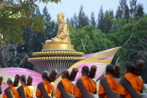 ภาพ No.69057:พิธีต้อนรับพระธรรมยาตรา ในโครงการธรรมยาตรากตัญญูบูชา มหาปูชนียาจารย์ พระมงคลเทพมุนี(สด จนฺทสโร) พระผู้ปราบมาร อนุสรณ์สถาน 7 แห่ง ปีที่ 11 วันที่ 3 มกราคม พ.ศ. 2566 ณ อนุสรณ์สถานมหาวิหารพระมงคลเทพมุนี จ.สุพรรณบุรี