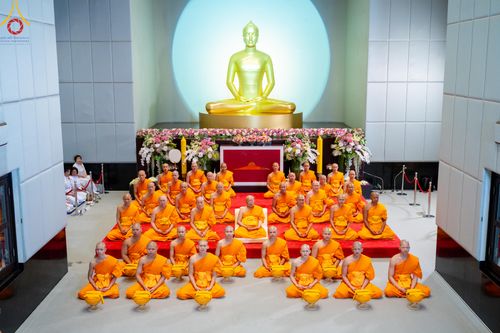 พิธีอุปสมบทสามเณรอุทิศชีวิต 11 รูป วันวิสาขบูชา พุธที่ 22 พฤษภาคม พ.ศ.2567 ณ อุโบสถ วัดพระธรรมกาย