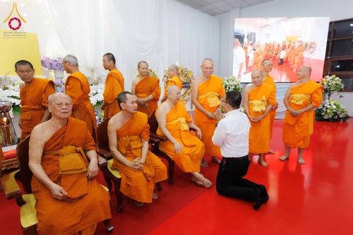 ภาพ No.316277:วันเสาร์ที่ 28 มีนาคม พ.ศ. 2569 พิธีบำเพ็ญกุศล คุณพ่อณรงค์ จินตมากุล  สิริอายุ 99 ปี 11 เดือน โยมบิดา พระครูปลัดรัตนวีรวัฒน์ (รังสฤษดิ์ อิทฺธิจินตโก) ที่ปรึกษาเจ้าคณะจังหวัดปทุมธานี เจ้าอาวาสวัดพระธรรมกาย  ณ ห้องปลูกศรัทธา 2 วัดพระธรรมกาย ปทุมธานี