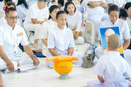 ภาพ No.319442:วันเสาร์ที่ 4 เมษายน พ.ศ.2569 พิธีขอขมา มอบผ้าไตร และถวายบาตรแด่นาคธรรมทายาท ในโครงการบรรพชาสามเณรฟื้นฟูพระพุทธศาสนาทั่วไทย โครงการหน่อแก้วเปรียญธรรม รุ่นที่ 14 โครงการสามเณรยุวธรรมทายาท รุ่นที่ 34 โครงการสามเณรมัชฌิมธรรมทายาท รุ่นที่ 30 ณ สภาธรรมกายสากล