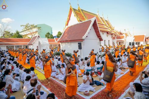 ภาพ No.72331:พิธีต้อนรับพระธรรมยาตรา ในโครงการธรรมยาตรากตัญญูบูชา มหาปูชนียาจารย์ พระมงคลเทพมุนี(สด จนฺทสโร) พระผู้ปราบมาร อนุสรณ์สถาน 7 แห่ง ปีที่ 11 วันที่ 18 มกราคม พ.ศ. 2566 ณ อนุสรณ์สถานลำดับที่ 4 สถานที่เกิดด้วยกายธรรม วัดโบสถ์ (บน) บางคูเวียง อ.บางกรวย จ.นนทบุ