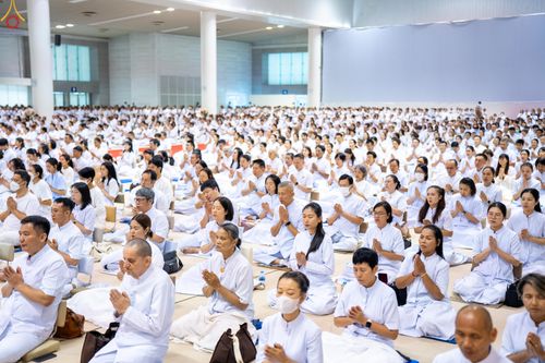 ภาพ No.337900:วันอาทิตย์ต้นเดือน 5 กรกฎาคม พ.ศ.2569 พิธีบูชาข้าวพระ ณ สภาธรรมกายสากล วัดพระธรรมกาย