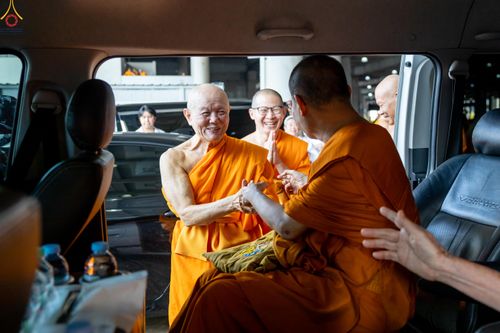 ภาพ No.323504:วันที่ 22 เมษายน พ.ศ.2569(วันคุ้มครองโลก) งานถวายมหาสังฆทาน 40,000 กว่าวัดทั่วประเทศ การเดินทางเข้าวัด , การต้อนรับปฏิสันถารพระสังฆาธิการ  ,  การจัดเตรียมภัตตาหาร , การลงทะเบียน