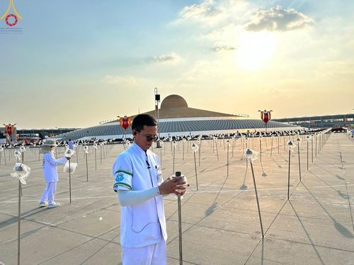 ภาพ No.125467:V.27 มาฆะ สาธุ  การรับบุญเตรียมงาน ปฎิบัติงาน เก็บงาน ของเจ้าหน้าที่หน่วยงานต่างๆ เพื่อวันมาฆบูชา วันเสาร์ที่ 24 กุมภาพันธ์  พ.ศ. 2567 ณ วัดพระธรรมกาย จ.ปทุมธานี