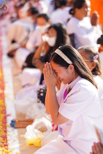 ภาพ No.193361:พิธีต้อนรับพระธรรมยาตรา ณ อนุสรณ์สถาน สถานที่เกิดในเพศสมณะ วัดสองพี่น้อง อำเภอสองพี่น้อง จังหวัดสุพรรณบุรี ในโครงการธรรมยาตรา กตัญญูบูชา มหาปูชนียาจารย์ พระมงคลเทพมุนี(สด จนฺทสโร) พระผู้ปราบมาร อนุสรณ์สถาน 7 แห่ง ปีที่ 13 วันที่ 11 มกราคม พ.ศ. 2568