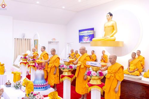 ภาพ No.234703:วันอาทิตย์ที่ 20 กรกฎาคม  พ.ศ.2568 พิธีทอดผ้าป่าภาคพื้นอเมริกา พิธีเจริญพระพุทธมนต์ ฉลองอาคารแก้วธรรมชัยรัตนอนันต์ วัดพระธรรมกายเทนเนสซี ประเทศสหรัฐอเมริกา