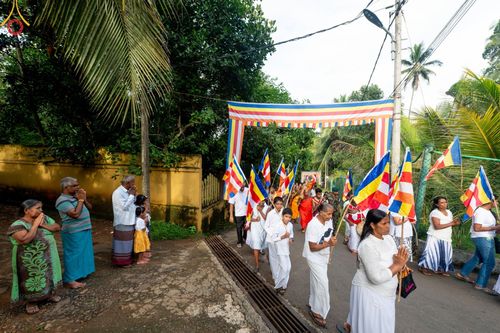 ภาพ No.140787:PhotoStory มหาศรัทธา ธรรมยาตราศรีลังกา EP.4 โครงการสยาม-ลังกา ธรรมยาตรา ฉลองเทศกาลวิสาขบูชาแห่งชาติ ศรีลังกา  บูชาธรรม 80 ปีหลวงพ่อธัมมชโย เส้นทางจาก เมืองดัมบูลลา ไปยัง เมืองมาตะเล  ตั้งแต่วันที่ 17-20 พฤษภาคม พ.ศ. 2567