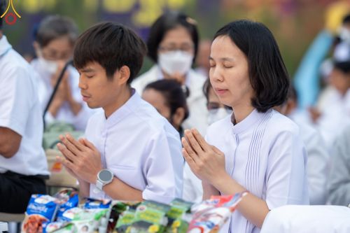 ภาพ No.118569:พิธีตักบาตรพระธรรมยาตรา ปีที่ 12 ณ อนุสรณ์สถานลำดับที่ 5 สถานที่เผยแผ่วิชชาธรรมกายครั้งแรก อนุสรณ์สถานบางปลา จ.นครปฐม วันที่ 25 มกราคม พ.ศ. 2567