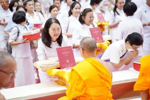 ภาพ No.228422:วันอาทิตย์ที่ 8 มิถุนายน พ.ศ. 2568 พิธีถวายทุนสนับสนุนพระไตรปิฎกฉบับธรรมชัย และอนุรักษ์คัมภีร์โบราณ ณ ห้องแก้วสารพัดนึก 2 วัดพระธรรมกาย