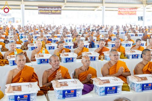 ภาพ No.230258:วันเสาร์ที่ 28 มิถุนายน พ.ศ. 2568 พิธีถวายสังฆทาน 323 วัด 4 จังหวัดชายแดนใต้ ปีที่ 21 ครั้งที่ 178 พิธีมอบกองทุนหนุนแรงใจช่วยครูใต้ ปีที่ 18 ครั้งที่ 142 ณ ศูนย์อบรมเยาวชนจังหวัดปัตตานี