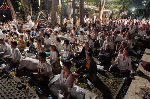 ภาพ No.156484:วัดพุทธบาหลีและวัดพระธรรมกาย จัดปฏิบัติธรรมนานาชาติ 1,151 คนจาก 78 ประเทศ ใน "วันสันติภาพสากล" ณ บาหลี อินโดนีเซีย วันเสาร์ที่ 21 กันยายน พ.ศ. 2567 เวลา 16.00-21.00 น. ณ พิพิธภัณฑ์ ARMA เมืองอูบุด จังหวัดบาหลี ประเทศอินโดนีเซีย