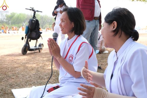 ภาพ No.130107:V.34 เพื่อธรรมเพื่อบางกล่ำ การรับบุญของเจ้าหน้าที่หน่วยงานต่างๆ  เพื่องานธรรมยาตราอัญเชิญพระบรมสารีริกธาตุ ประดิษฐาน ณ มหารัตนเจดีย์สิริปทุมสวรรค์ (เจดีย์อริยพุทธะ 5 พระองค์) ณ ศูนย์ปฏิบัติธรรมภาคใต้ อ.บางกล่ำ จ.สงขลา ระหว่างวันที่ 9-10 มีนาคม พ.ศ. 2567