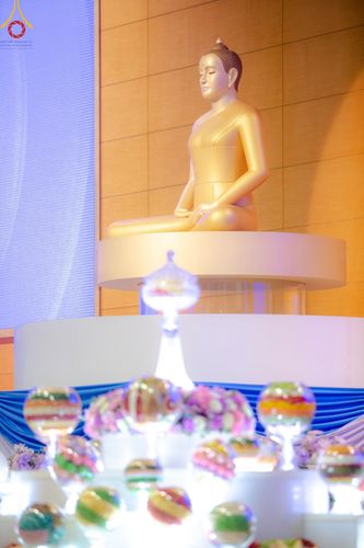 ภาพ No.136667:พิธีตักบาตร พิธีบูชาข้าวพระ ในวันอาทิตย์ต้นเดือนที่ 5 พฤษภาคม พ.ศ. 2567 ณ วัดพระธรรมกาย จ.ปทุมธานี