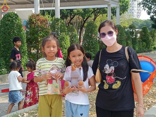 ภาพ No.111332:กิจกรรมงานวันเด็กแห่งชาติ รวมพลังเด็กเก่งและดี สร้างความดีสากล ปีที่ 6 ร่วมจัดโดย เทศบาลเมืองท่าโขลง พุทธสมาคมปทุมธานี องค์การบริหารส่วนตำบลคลองสาม ณ วัดพระธรรมกาย จ.ปทุมธานี วันที่ 13 มกราคม พ.ศ. 2567