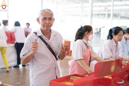 ภาพ No.212128:วันจันทร์ที่ 17 มีนาคม พ.ศ. 2568 บุญบรรจุกล่องไทยธรรม เพื่อถวายแด่พระสังฆาธิการ 40,000 กว่าวัดทั่วไทย ในวันคุ้มครองโลก 22 เมษายน พ.ศ. 2568 ณ บ้านแก้วเรือนทองคุณยายฯ วัดพระธรรมกาย