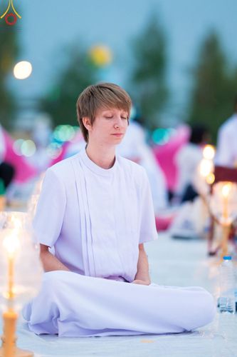 ภาพ No.118287:พิธีจุดประทีปถวายเป็นพุทธบูชา และบูชาธรรมมหาปูชนียาจารย์ พระมงคลเทพมุนี(สด จนฺทสโร) วันที่ 24 มกราคม พ.ศ. 2567 ณ อนุสรณ์สถานบางปลา อ.บางเลน จ.นครปฐม