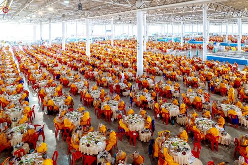 ภาพ No.236164:วันที่ 3 สิงหาคม พ.ศ. 2568 พิธีบูชาข้าวพระ ณ สภาธรรมกายสากล วัดพระธรรมกาย