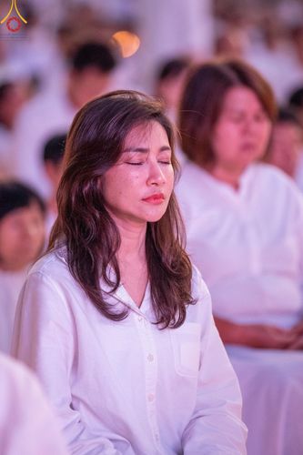 ภาพ No.192739:พิธีจุดประทีปถวายเป็นพุทธบูชา และบูชาธรรมมหาปูชนียาจารย์ ณ อนุสรณ์สถานคลองบางนางแท่น อ.สามพราน จ.นครปฐม ในโครงการธรรมยาตรา กตัญญูบูชา มหาปูชนียาจารย์ พระมงคลเทพมุนี(สด จนฺทสโร) พระผู้ปราบมาร อนุสรณ์สถาน 7 แห่ง ปีที่ 13 วันที่ 10 มกราคม พ.ศ. 2568