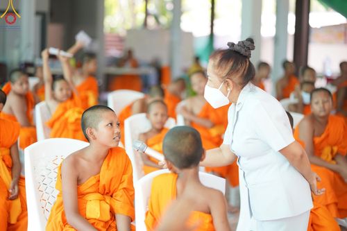 ภาพ No.61173:สามเณรออกบิณฑบาต และกิจกรรมอบรมสามเณร ในโครงการบรรพชาสามเณรฟื้นฟู พระพุทธศาสนาทั่วไทย ณ ศูนย์อบรมที่พักสงฆ์บ้านร่มเย็น จ.นราธิวาส วันที่ 2-15 เมษายน พ.ศ. 2567