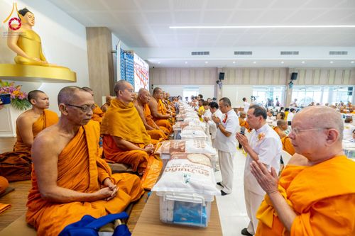 ภาพ No.212533:วันเสาร์ที่ 22 มีนาคม พ.ศ. 2568 พิธีถวายสังฆทานแด่คณะสงฆ์ 323 วัด ปีที่ 21 ครั้งที่ 175 พิธีมอบกองทุนหนุนแรงใจช่วยครูใต้ ปีที่ 18 ครั้งที่ 139 และพิธีทำบุญอุทิศส่วนกุศลให้ผู้วายชนม์ ณ ศูนย์ปฏิบัติธรรมภาคใต้ อำเภอบางกล่ำ จังหวัดสงขลา