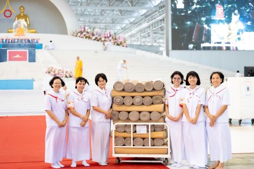 ภาพ No.134677:V.35 เพื่อบุญต้นเดือน การรับบุญของเจ้าหน้าที่หน่วยงานต่างๆ เพื่องานบุญวันอาทิตย์ต้นเดือน ณ วัดพระธรรมกาย วันที่ 7 เมษายน พ.ศ. 2567