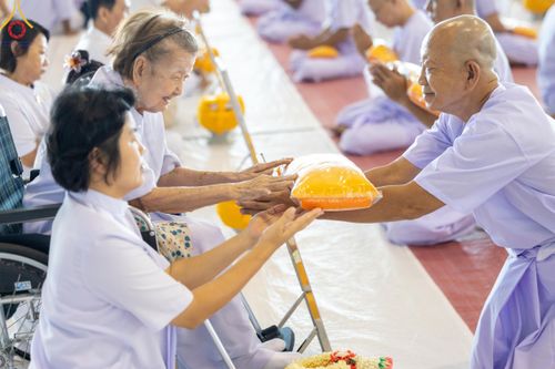 ภาพ No.180642:พิธีบรรพชาอุปสมบท โครงการอุปสมบทบูชาธรรมมหาปูชนียาจารย์ ประจำปีพุทธศักราช 2567 วันเสาร์ที่ 7 ธันวาคมพ.ศ. 2567 ณ วัดพระธรรมกาย จ.ปทุมธานี