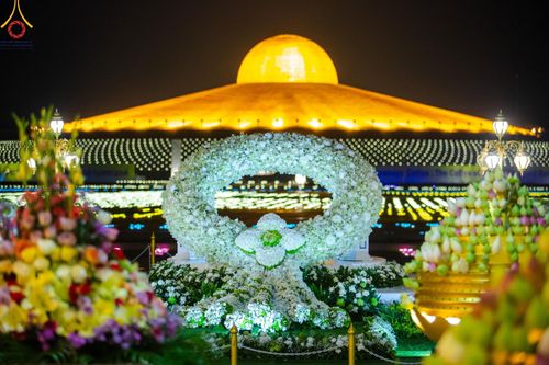 ภาพ No.154915:พิธีจุดประทีป, พิธีฉลองชัยสวดมนต์บทธัมมจักกัปปวัตนสูตร ณ มหารัตนวิหารคด วัดพระธรรมกาย วันอังคารที่ 17 กันยายน พ.ศ. 2567