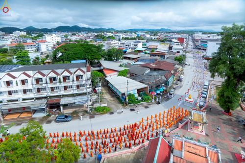 ภาพ No.239278:วันอาทิตย์ที่ 17 สิงหาคม พ.ศ. 2568 พิธีอัญเชิญรูปเหมือนพระมงคลเทพมุนี (สด จันทสโร) ณ ศาลากลางจังหวัดเลย ถึงลานพญานาค สวนสาธารณะกุดป่อง อ.เมือง จ.เลย