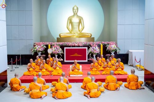 ภาพ No.227803:วันเสาร์ที่ 31 พฤษภาคม พ.ศ.2568 พิธีถวายผ้าไตรแด่สามเณรผู้เข้ารับการอุปสมบท , พิธีอุปสมบทสามเณรเตรียม DCI วัดพระธรรมกาย จ.ปทุมธานี