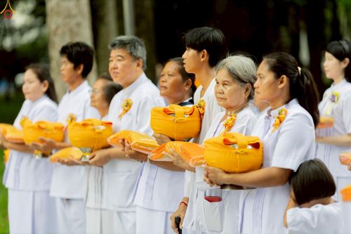 ภาพ No.227465:วันเสาร์ที่ 31 พฤษภาคม พ.ศ. 2568 พิธีเวียนประทักษิณรอบพระอุโบสถ ในพิธีอุปสมบท สามเณรเตรียม DCI รุ่นที่ 22 ณ อุโบสถพระไตรปิฎก วัดพระธรรมกาย