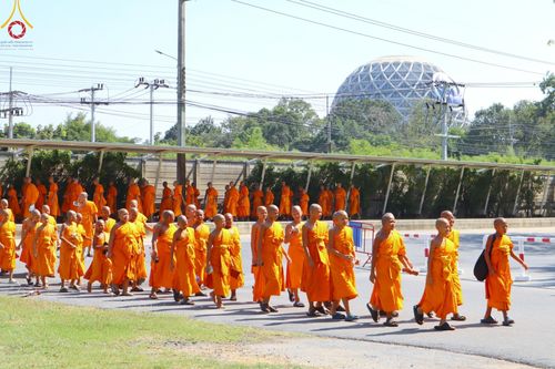 ภาพ No.177475:พิธีถวายภัตตาหารเมนูสวรรค์ และพิธีบุพเปตพลี ครั้งที่ 158 ร่วมอุทิศบุญแด่หมู่ญาติที่ล่วงลับไปแล้ว และสืบทอดอายุพระพุทธศาสนา ณ วัดพระธรรมกาย วันที่ 30 พฤศจิกายน พ.ศ.2567 (วันพระ แรม 15 ค่ำ เดือน 12)
