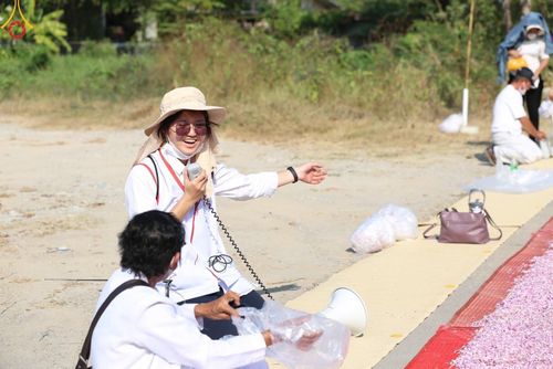 ภาพ No.108756:V.6 บุญเข้า การเตรียมงาน เก็บงาน การรับบุญของเจ้าหน้าที่หน่วยงานต่างๆ เพื่อโครงการธรรมยาตรา กตัญญูบูชามหาปูชนียาจารย์ พระมงคลเทพมุนี (สด จนฺทสโร) พระผู้ปราบมาร อนุสรณ์สถาน 7 แห่ง ปีที่ 12 ระหว่างวันที่ 2 - 31 มกราคม พ.ศ.2567