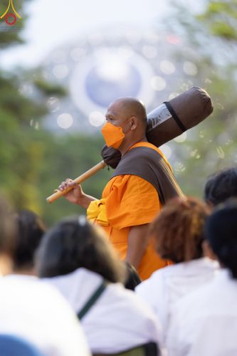 ภาพ No.120416:พิธีต้อนรับพระธรรมยาตรา ในโครงการธรรมยาตรา กตัญญูบูชา มหาปูชนียาจารย์ พระมงคลเทพมุนี(สด จนฺทสโร) พระผู้ปราบมาร อนุสรณ์สถาน 7 แห่ง ปีที่ 12 วันที่ 28 มกราคม พ.ศ. 2567 ณ วัดพระธรรมกาย จ.ปทุมธานี (ชุดที่ 2)