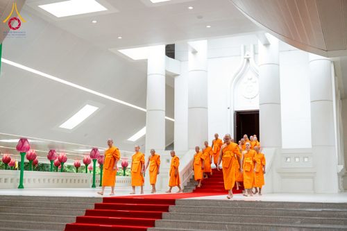 ภาพ No.256288:วันที่ 4 ตุลาคม พ.ศ. 2568 พิธีบรรพชาอุปสมบท  โครงการอุปสมบทหมู่บูชาธรรม 141 ปี  พระมงคลเทพมุนี (สด จนฺทสโร) ณ โบสถ์พระไตรปิฏก วัดพระธรรมกาย จ.ปทุมธานี