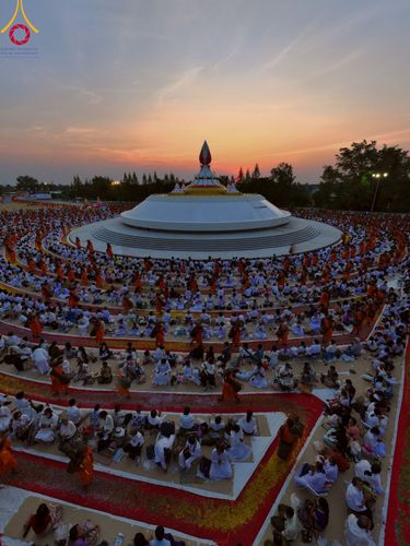 ภาพ No.108020:พิธีต้อนรับพระธรรมยาตรา ในโครงการธรรมยาตรากตัญญูบูชา มหาปูชนียาจารย์ พระมงคลเทพมุนี(สด จนฺทสโร) พระผู้ปราบมาร อนุสรณ์สถาน 7 แห่ง ปีที่ 12 วันที่ 7 มกราคม พ.ศ. 2567 ณ อนุสรณ์สถานคลองบางนางแท่น  อ.สามพราน จ.นครปฐม