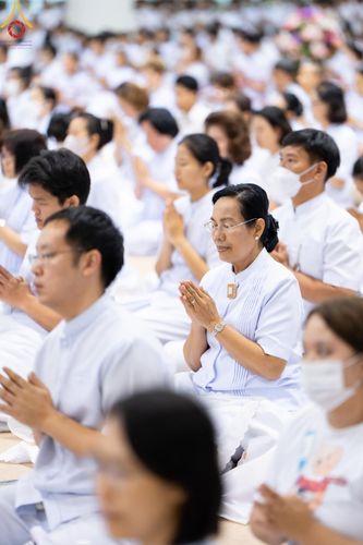 ภาพ No.136723:พิธีตักบาตร พิธีบูชาข้าวพระ ในวันอาทิตย์ต้นเดือนที่ 5 พฤษภาคม พ.ศ. 2567 ณ วัดพระธรรมกาย จ.ปทุมธานี