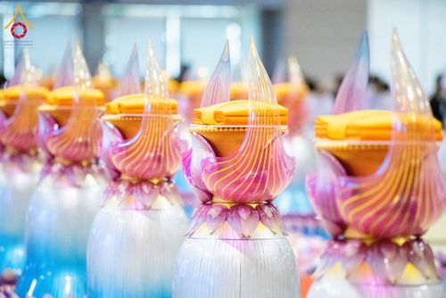 ภาพ No.134462:พิธีทอดผ้าป่าสมทบ มหาสังฆทาน 10,000 วัด ทั่วไทย วันอาทิตย์ต้นเดือนที่ 7 เมษายน พ.ศ.2567 ณ ห้องแก้วสารพัดนึก 1 สภาธรรมกายสากล  วัดพระธรรมกาย จ.ปทุมธานี