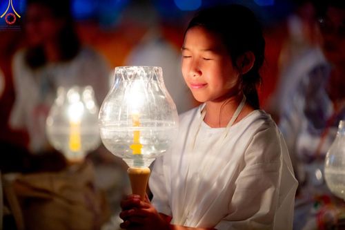 ภาพ No.192795:พิธีจุดประทีปถวายเป็นพุทธบูชา และบูชาธรรมมหาปูชนียาจารย์ ณ อนุสรณ์สถานคลองบางนางแท่น อ.สามพราน จ.นครปฐม ในโครงการธรรมยาตรา กตัญญูบูชา มหาปูชนียาจารย์ พระมงคลเทพมุนี(สด จนฺทสโร) พระผู้ปราบมาร อนุสรณ์สถาน 7 แห่ง ปีที่ 13 วันที่ 10 มกราคม พ.ศ. 2568