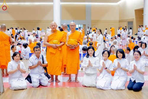 ภาพ No.217351:วันเสาร์ที่ 12 เมษายน พ.ศ. 2568 พิธีบรรพชา พิธีขอศีลและขอนิสสัย พิธีมอบบาตร ในโครงการอุปสมบทหมู่ บูชาธรรมหลวงพ่อธัมมชโย, โครงการธรรมทายาท ระดับอุดมศึกษา รุ่นที่ 52 ,  โครงการบวชพระนานาชาติ AEC & WAB CEO รุ่นที่ 4 ณ วัดพระธรรมกาย