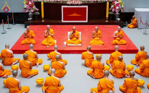 ภาพ No.256343:วันที่ 4 ตุลาคม พ.ศ. 2568 พิธีบรรพชาอุปสมบท  โครงการอุปสมบทหมู่บูชาธรรม 141 ปี  พระมงคลเทพมุนี (สด จนฺทสโร) ณ โบสถ์พระไตรปิฏก วัดพระธรรมกาย จ.ปทุมธานี