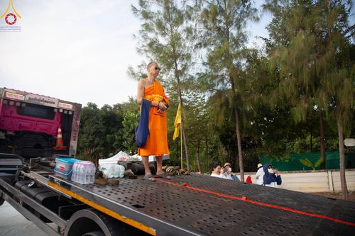 ภาพ No.203127:V.51 สารพัดV สารพัดดี ที่คลองบางนางแท่น ในโครงการธรรมยาตรา กตัญญูบูชา มหาปูชนียาจารย์ พระมงคลเทพมุนี(สด จนฺทสโร) พระผู้ปราบมาร อนุสรณ์สถาน 7 แห่ง ปีที่ 13 ระหว่างวันที่ 2-31 มกราคม พ.ศ. 2568