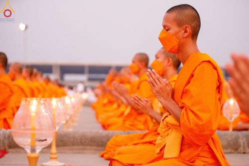 ภาพ No.122133:พิธีจุดประทีปถวายเป็นพุทธบูชา และบูชาธรรมมหาปูชนียาจารย์ พระมงคลเทพมุนี(สด จนฺทสโร) ในโครงการธรรมยาตรา กตัญญูบูชา มหาปูชนียาจารย์ พระมงคลเทพมุนี(สด จนฺทสโร) พระผู้ปราบมาร อนุสรณ์สถาน 7 แห่ง ปีที่ 12 วันที่ 31 มกราคม พ.ศ. 2567 ณ วัดพระธรรมกาย จ.ปทุมธานี