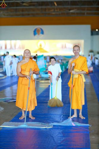 ภาพ No.264009:วันอาทิตย์ที่ 2 พฤศจิกายน พ.ศ. 2568 พิธีตักบาตรอาทิตย์ต้นเดือน ณ บ้านแก้วเรือนทองคุณยายฯ วัดพระธรรมกาย