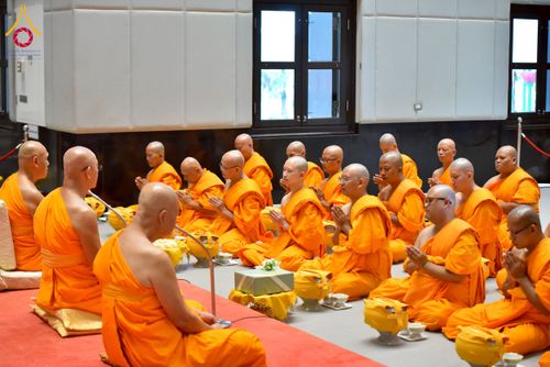 ภาพ No.244942:วันเสาร์ที่ 6 กันยายน พ.ศ. 2568 พิธีถวายบาตร บรรพชา อุปสมบทของนาคธรรมทายาท โครงการอุปสมบทหมู่บูชาธรรมครบรอบ 108 ปี  วันครูผู้ค้นพบวิชชาธรรมกาย ณ โบสถ์พระไตรปิฎก วัดพระธรรมกาย