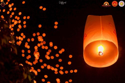 ภาพ No.224637:วันจันทร์ที่ 12 พฤษภาคม พ.ศ. 2568  ชาวพุทธในอินโดนีเซีย ร่วมฉลองวิสาขบูชาจุดประทีปกว่า 200,000 ดวง ณ พระมหาเจดีย์บรมพุทโธ  เจริญพุทธมนต์ถวาย “พระวชิรเกล้าเจ้าอยู่หัว”